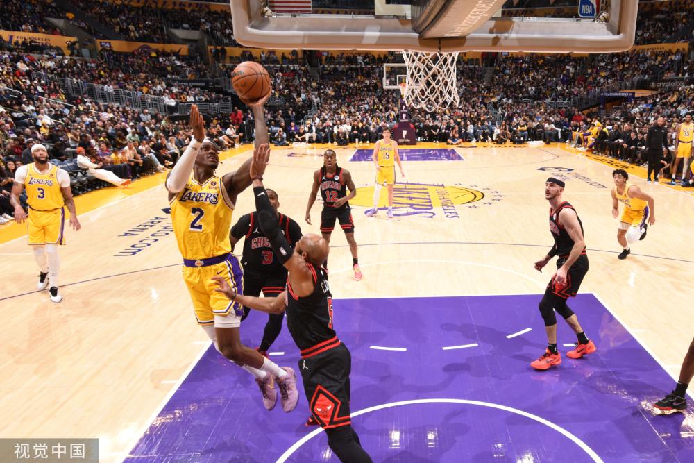 中游泳队 中游泳队