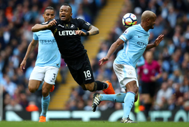 随着地缘政 随着地缘政